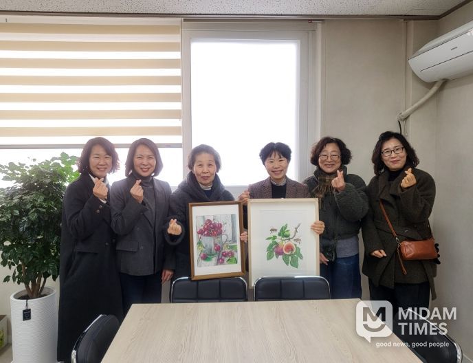 모라평생학습관 색아트 동아리, 지역사회에 작품 기부