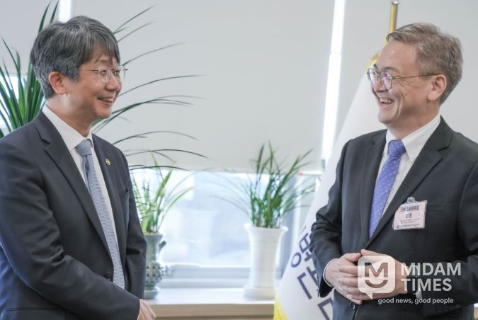 임승관 청장과 엔흐볼드 세레넨 몽골 국립감염병센터장 면담