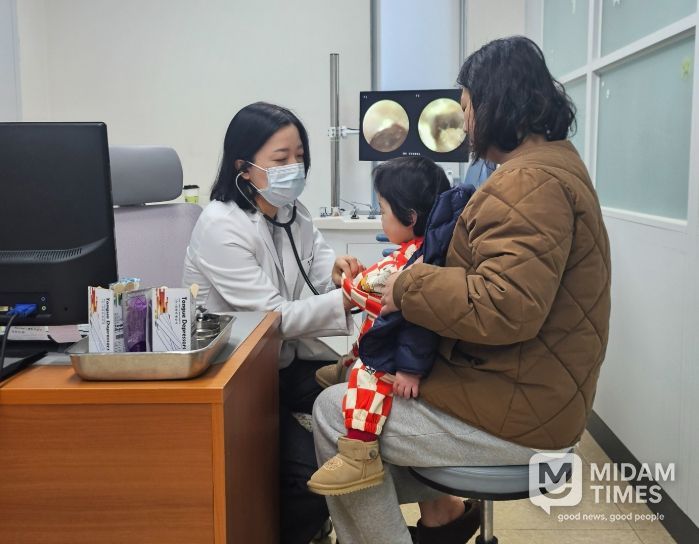 군위군보건소, 소아청소년과 및 안과 전문의 진료로 주민 건강 지킴이 역할