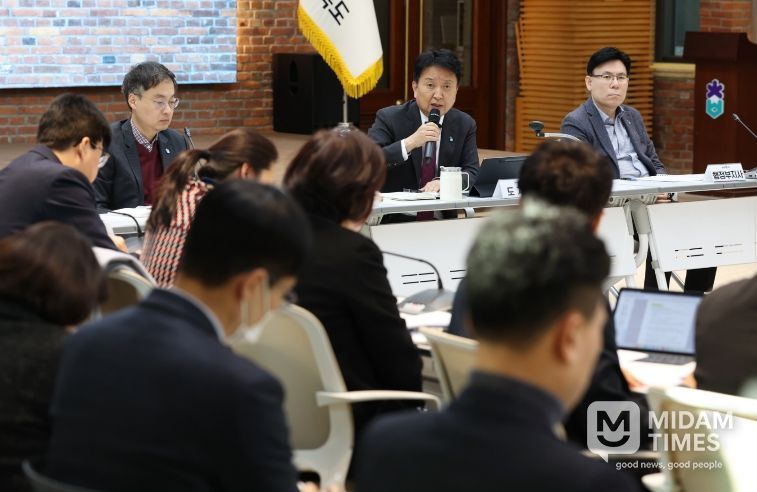 김영환 지사, ‘청주공항 민간 활주로’ 등 3대 핵심과제 강조