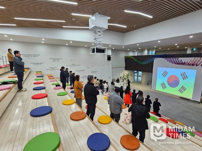 창원특례시, 국적 취득자와 민주주의 역사 함께 되새겨