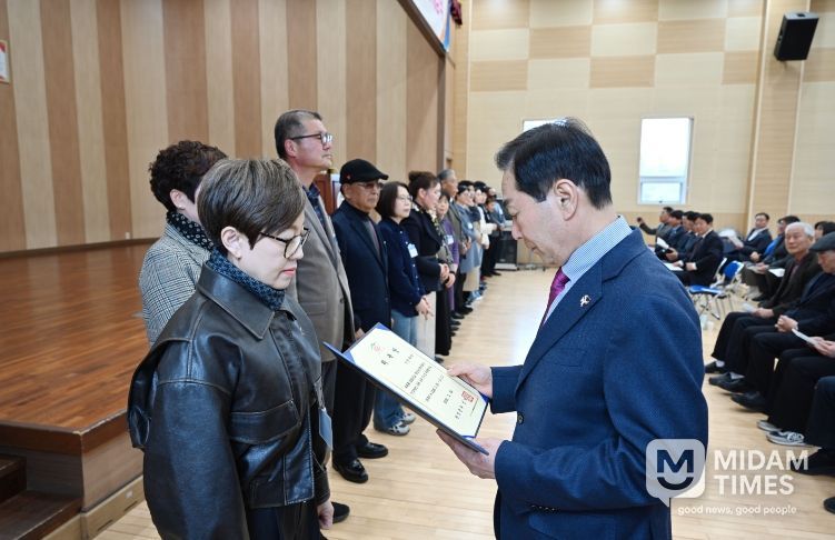 1. 노인복지회관 및 남지종합복지관 교양강좌 개강식 모습