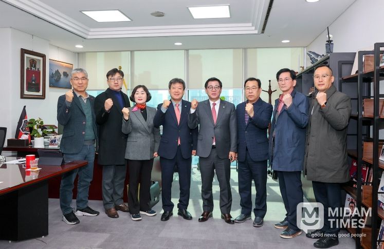 울릉군의회, 국회서울역서 도의원 선거구 존속 및 섬 지역 특례 지정 강력 촉구