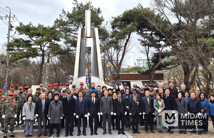 달서구, 제107주년 3·1절 맞아‘태극단 학생 독립운동 기념탑’참배