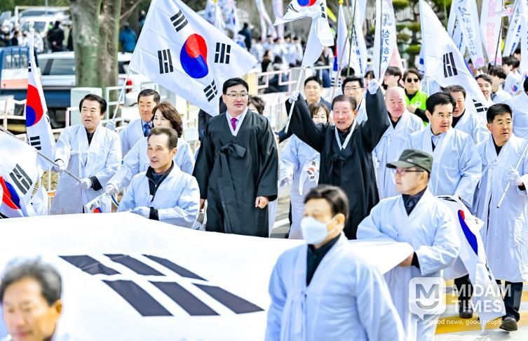 제107주년 칠북3·1만세운동 기념문화제 개최_칠북 만세운동 시가행진 재현행사 사진(이령분교 운동장~이령삼거리).