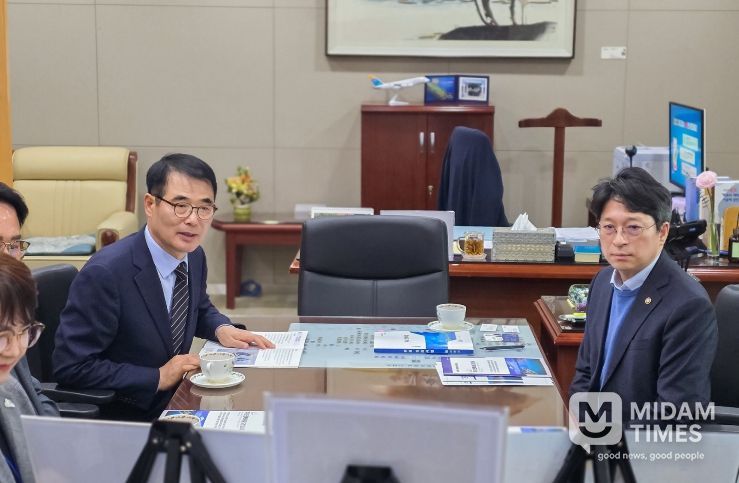 장충남 군수 국토부 방문 도로·철도 분야 현안 논의 = 홍지선 국토부 제2차관