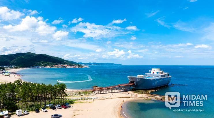 영덕 장사상륙작전 전승기념관 외부 전경.