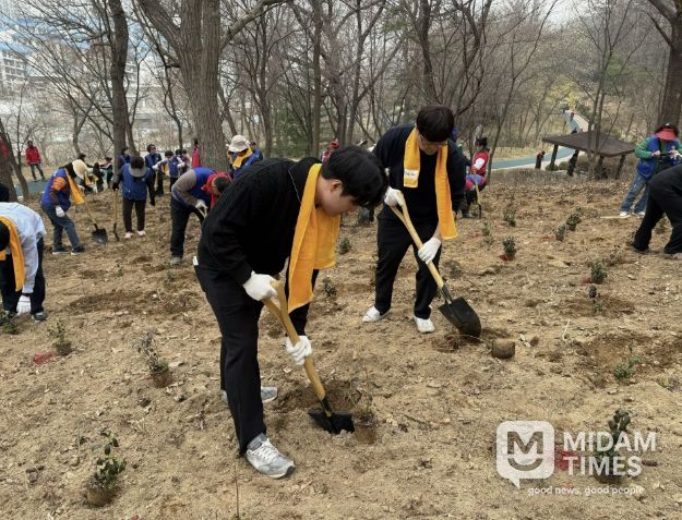 상주시 '제81회 식목일 기념 나무심기' 행사 개최