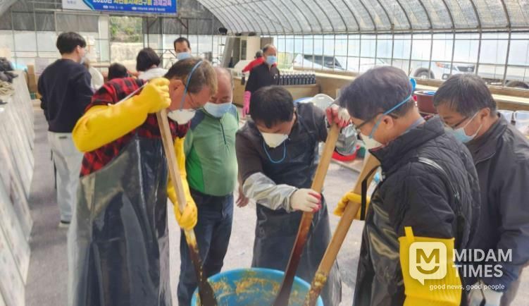장흥군, 친환경 자연농자재 자가제조 실습교육 추진