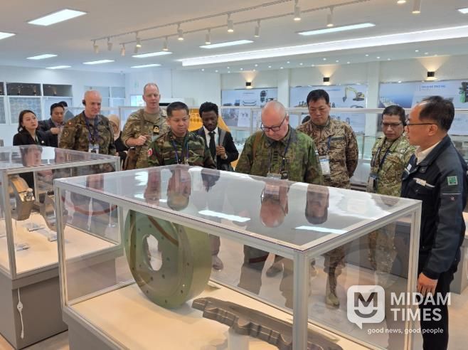 외국무관단 방산기업(삼미금속, 범한퓨어셀) 현장 방문