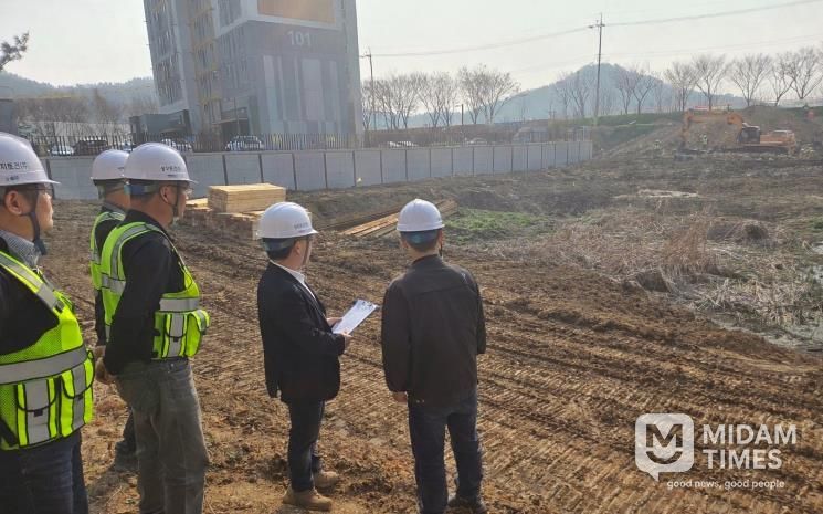 나주시가 해빙기를 맞아 관내 주요 건설사업장을 대상으로 현장 점검을 실시했다.