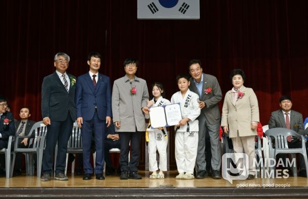 열띤 승부와 화합의 장...거제시장배 전국 주짓수대회 성료