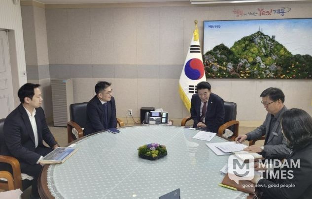 이응우 계룡시장은 7일 하대실2지구 공동1블록 개발사업 관련 시행사(태유디앤피(주))에게 우수 건설사 참여를 요청하고 현안을 점검했다.