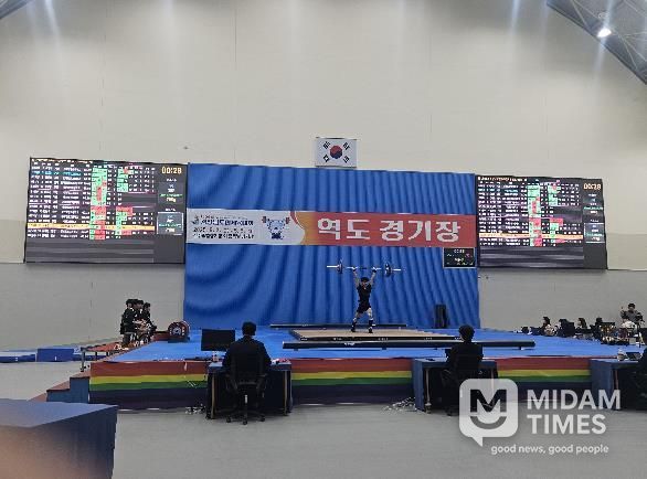 ‘고성군, 경상남도민체전 역도 열기로 먼저 달군다’-작년 도민체전 사진