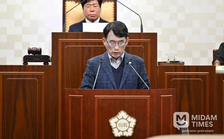 해운대구의회 김상수 의원이 제293회 임시회 본회의에서 5분 자유발언을 하고 있다.